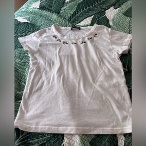 BRANDY MELVILLE RED EMBROIDERED WHITE CROP TOP